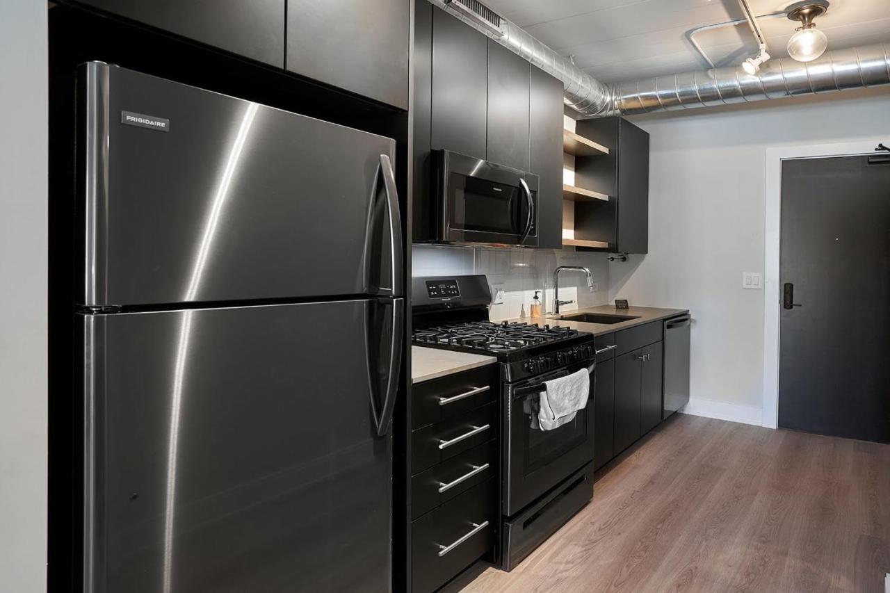 Frontdesk Chic Open Wrigleyville Studio Apt Apartment *